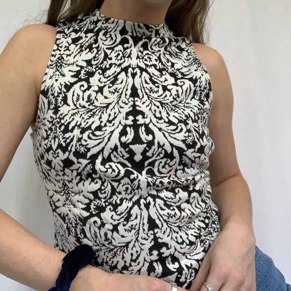 Mossimo Supply Co. Tops - 🔥$5 SALE B&W Floral Tank Top